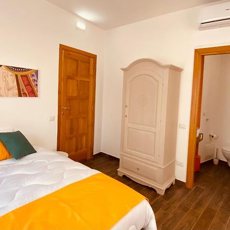 Carrales Guest House Нуоро Екстер'єр фото