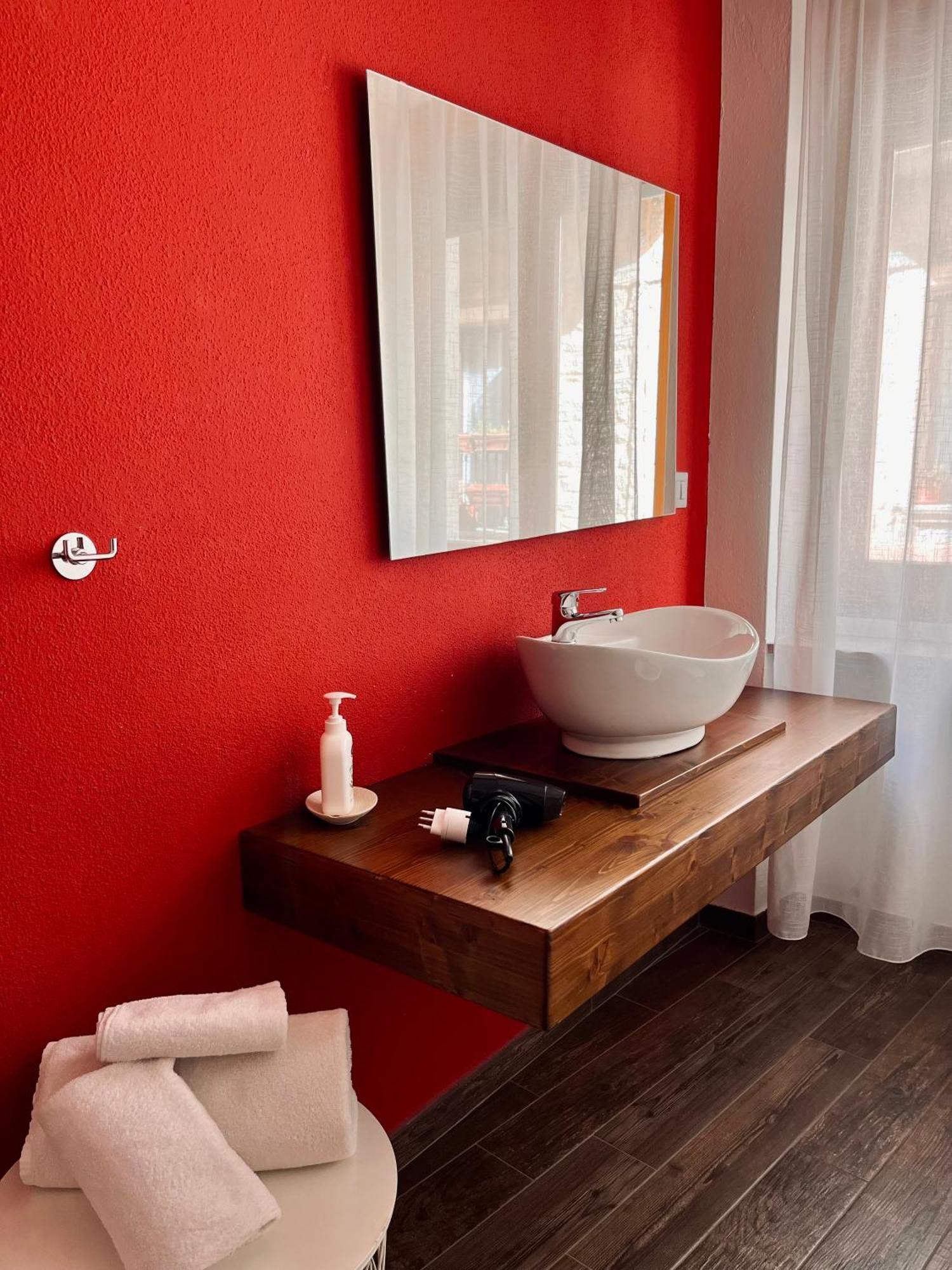 Carrales Guest House Нуоро Екстер'єр фото