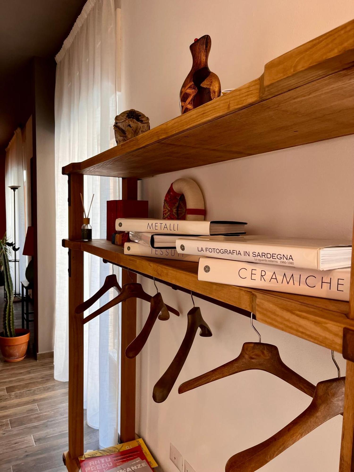 Carrales Guest House Нуоро Екстер'єр фото