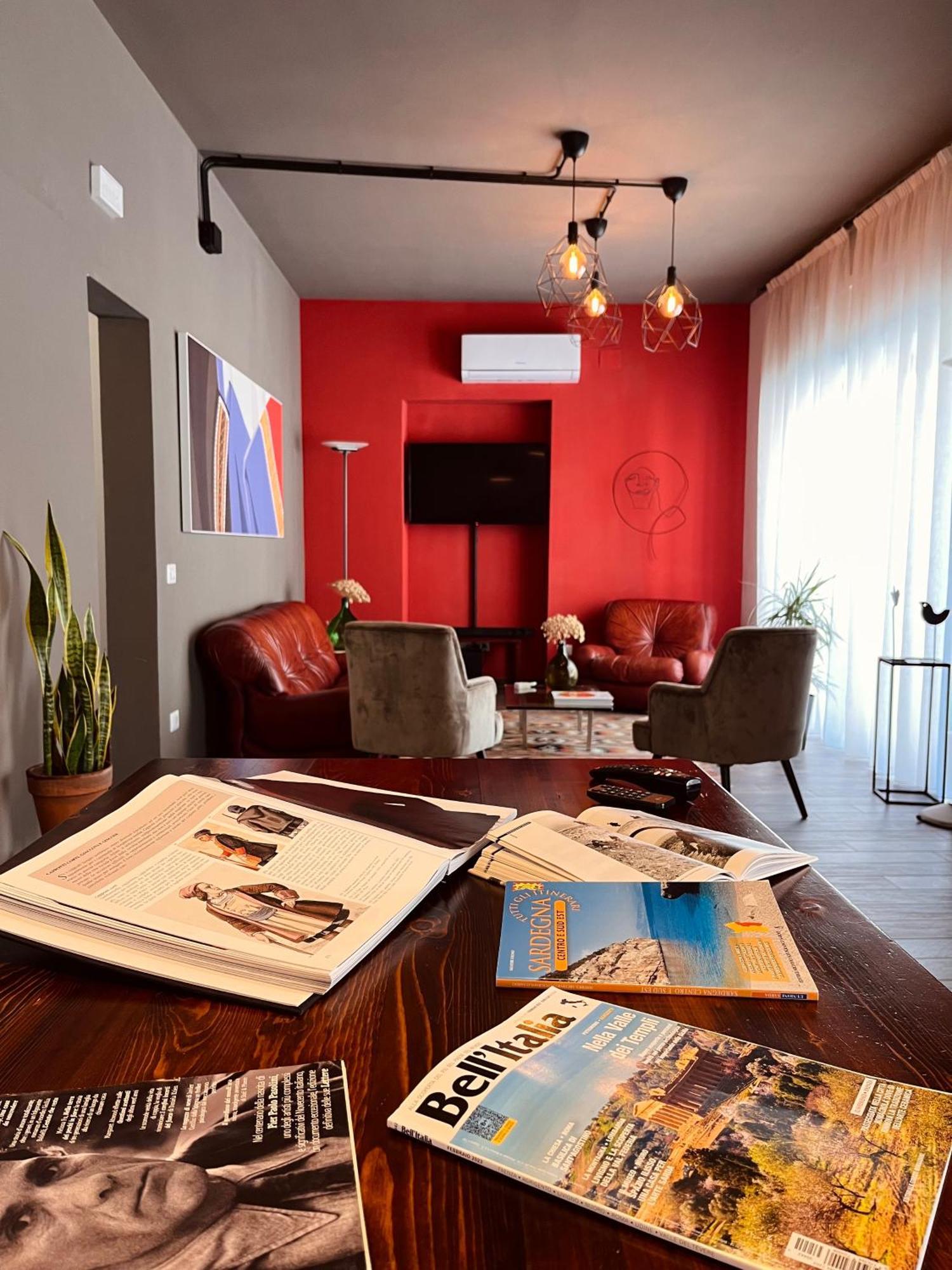 Carrales Guest House Нуоро Екстер'єр фото