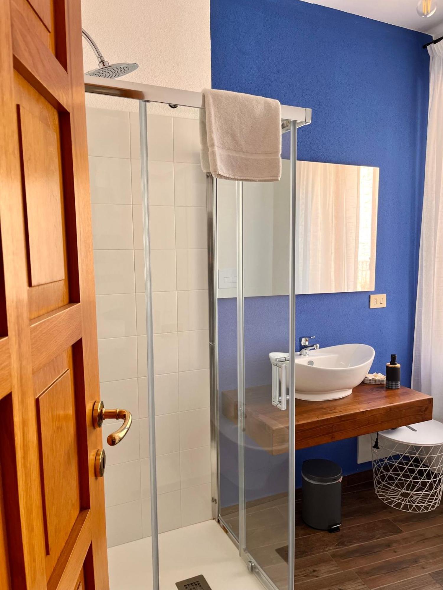 Carrales Guest House Нуоро Екстер'єр фото
